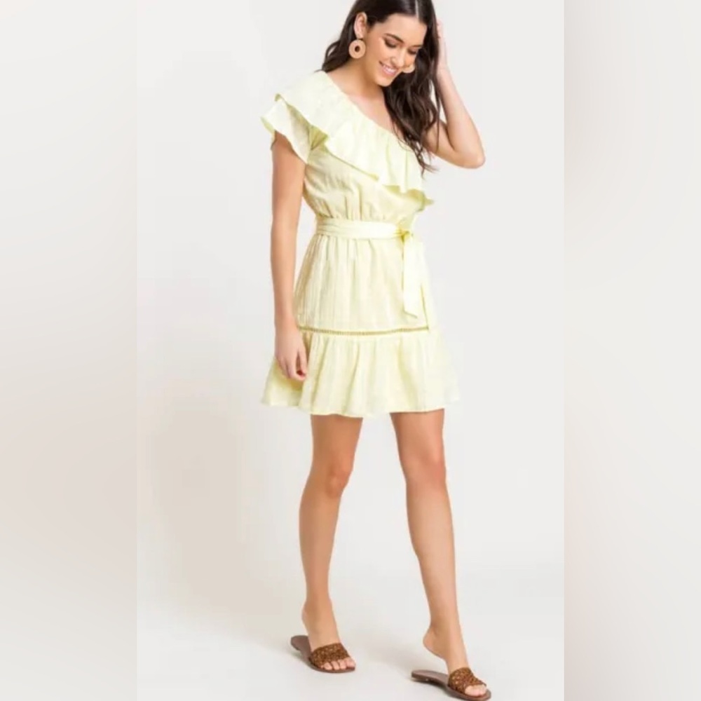 This one shoulder beauty makes for a stunning casual look or perfect night out.
